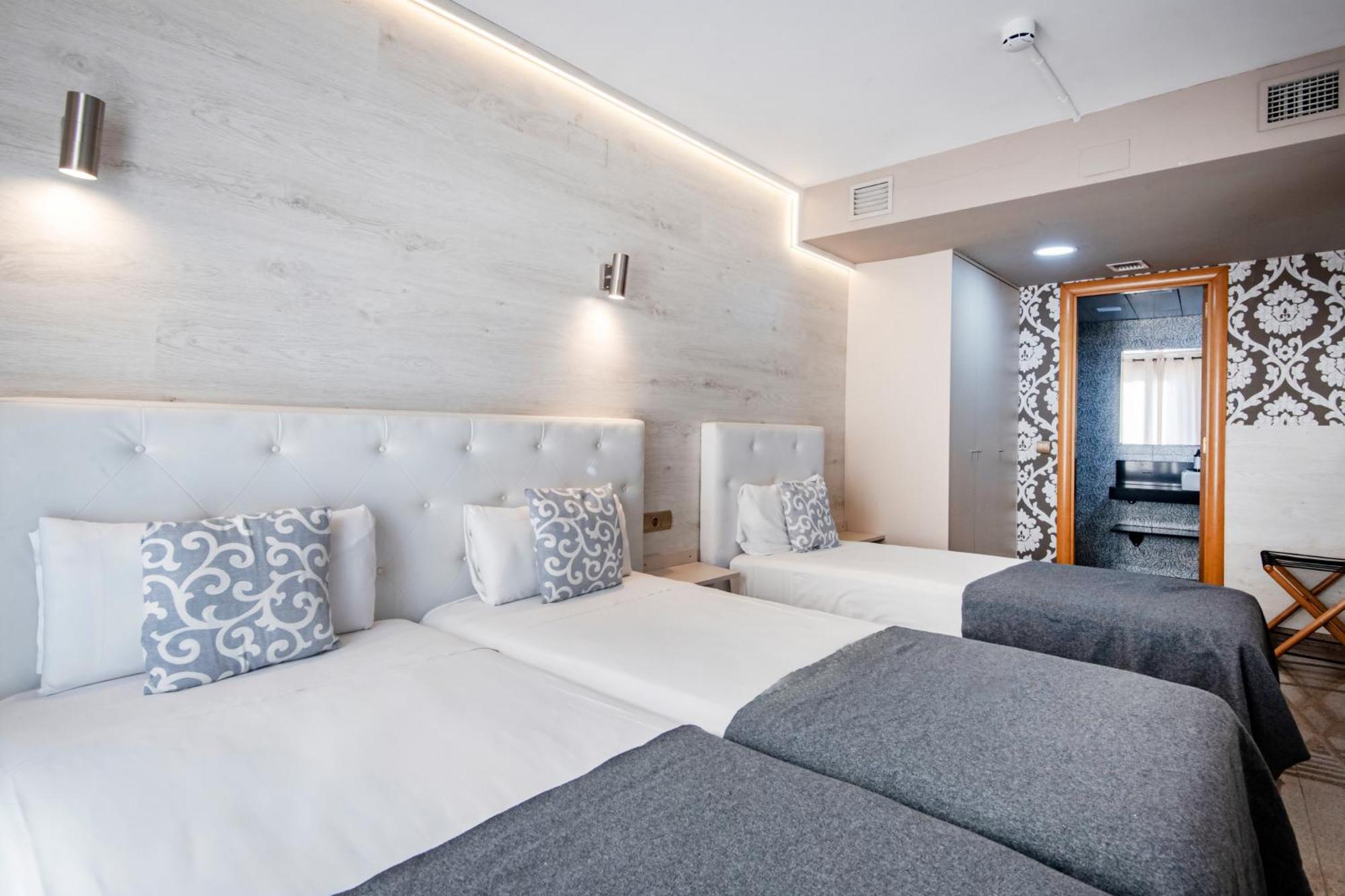 Aparthotel Rambla108 — Photos 3